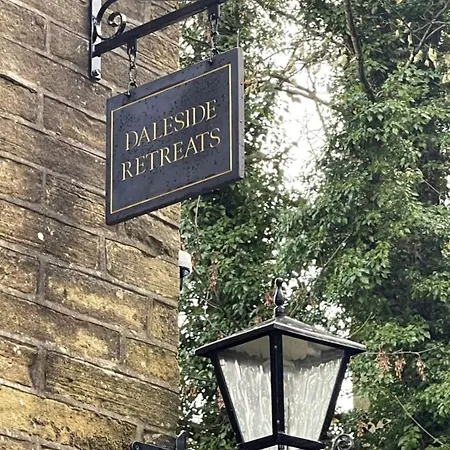 Weavers Rest - New Boutique Retreat In With Parking 아파트 *