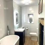 Weavers Rest - New Boutique Retreat In With Parking